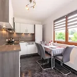 Attractive With Terrace דירה קירכביכל