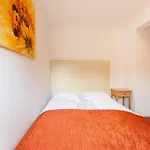 Attractive With Terrace דירה