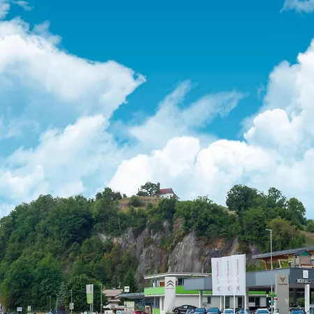 Attractive With Terrace Apartment