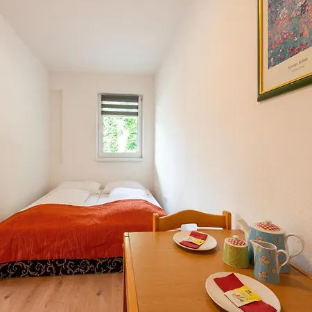 Attractive With Terrace Apartment *